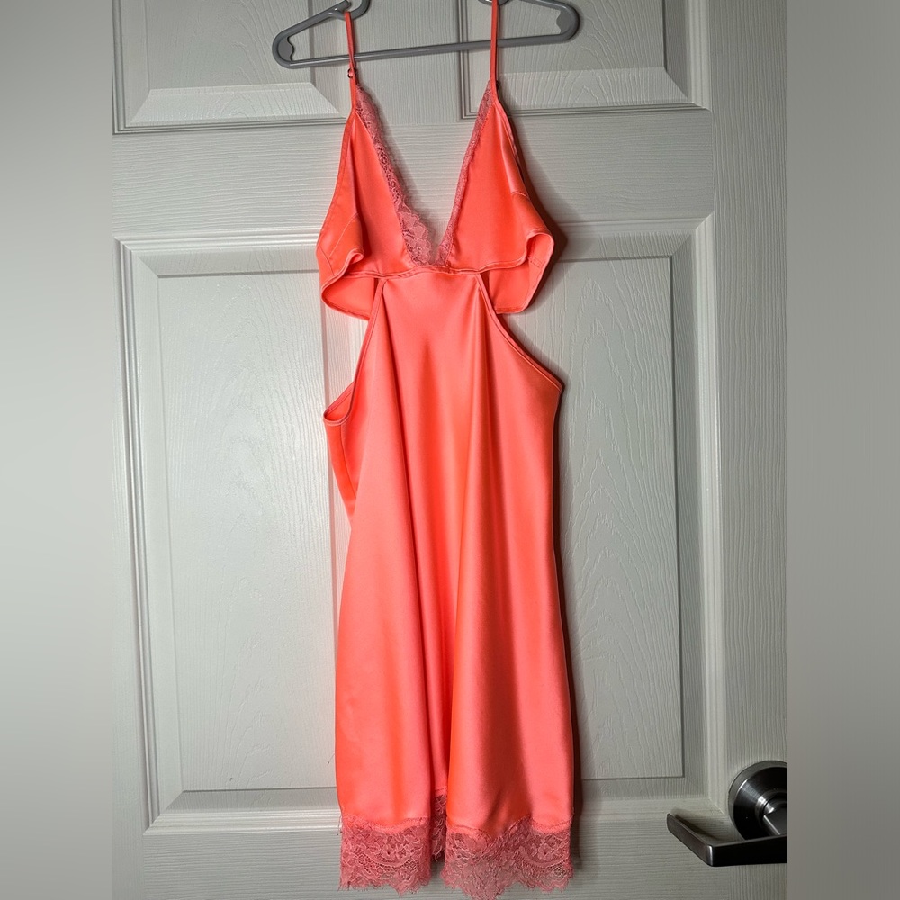 Victorias Secret Women’s Coral Slip Dress - Picture 8 of 9